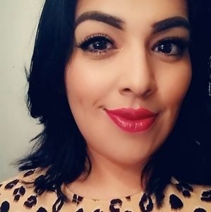 Meet your Posher, Lorena